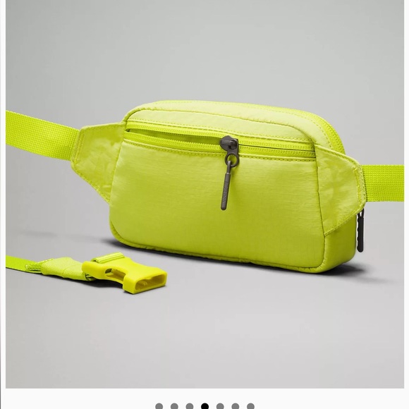 Lululemon Everywhere Belt Bag Mini Ripstop,Colour Lichen Lime/Traverse Grey, New - Picture 2 of 6